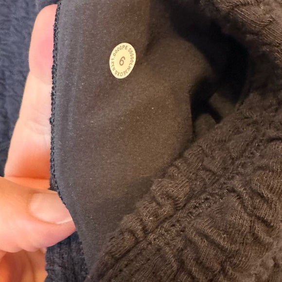 Lululemon Rippled V-Neck Pullover Size 6 Black - Picture 11 of 11